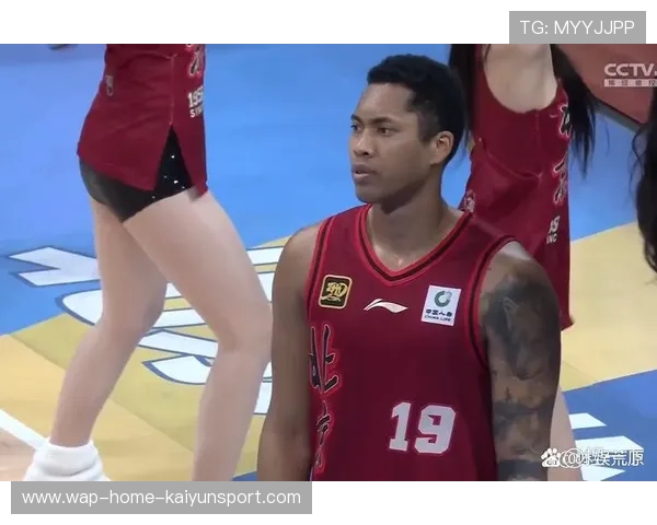 CBA新疆替补三分命中扭转比赛局势的华丽转折：场上火花如何点亮胜利之路